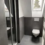 Kroeger לינה וארוחת בוקר 4*