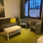 Kroeger Nocleg ze śniadaniem 4*